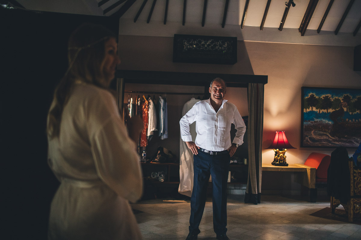 father see the bride Raana