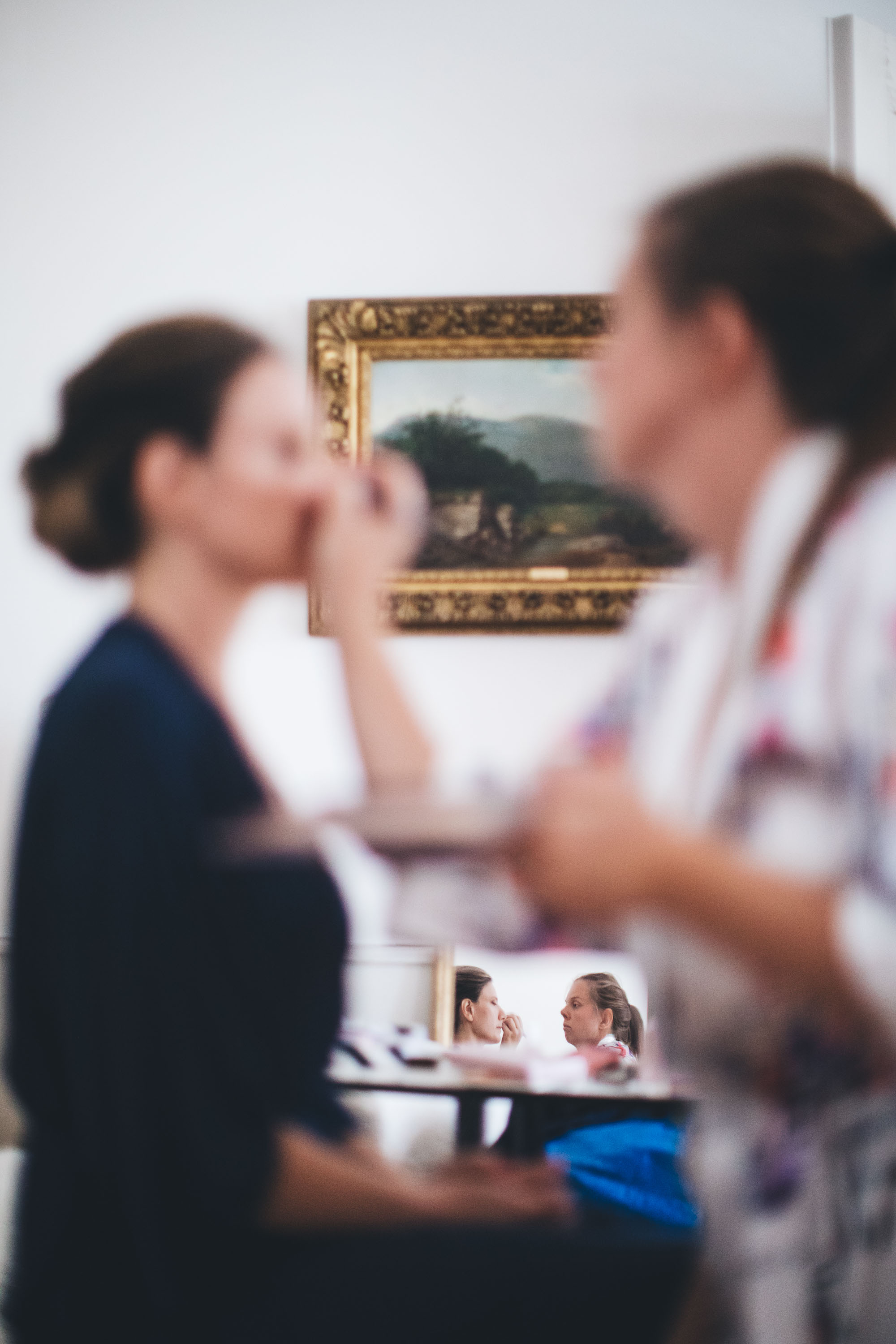 bride having her make up done